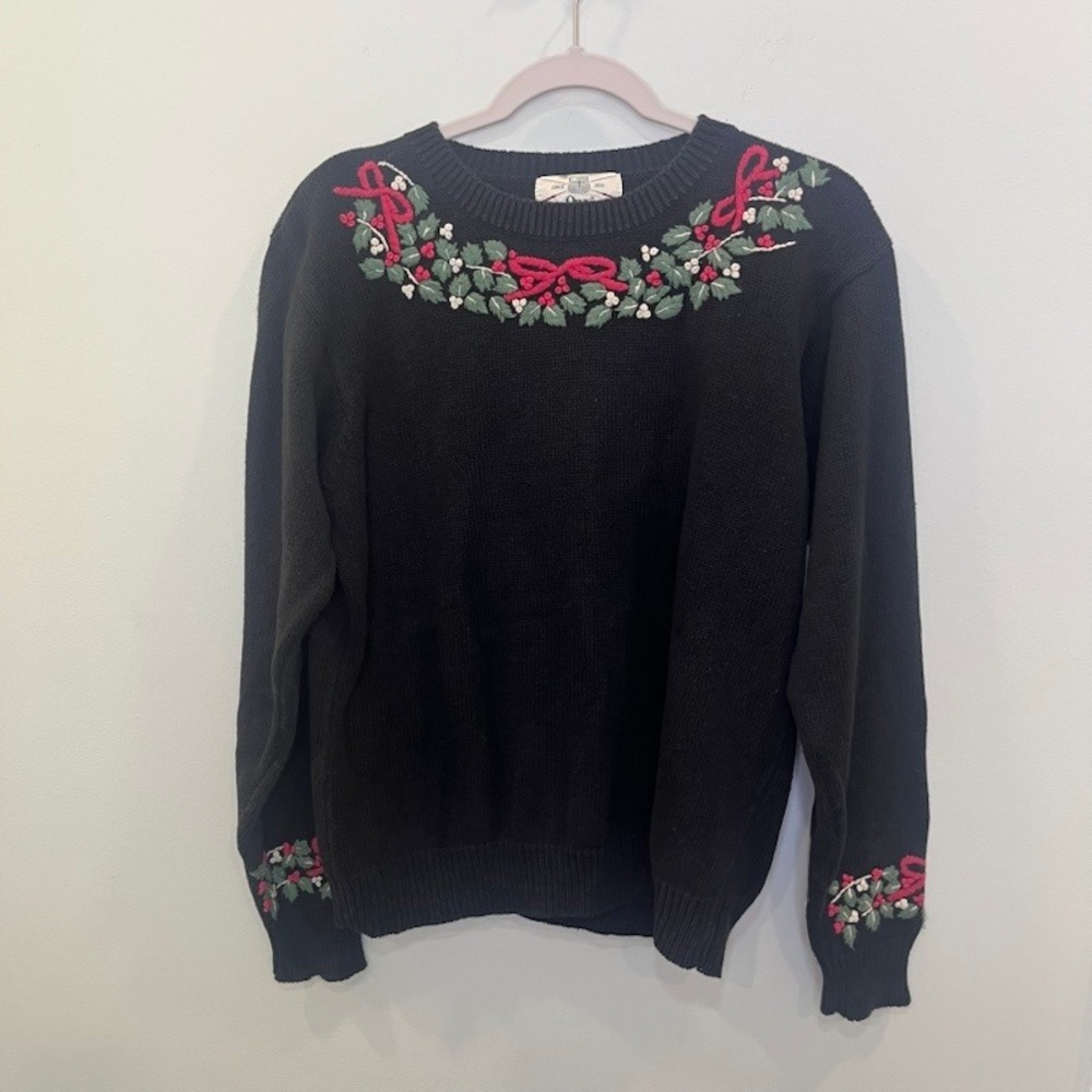 Orvis 90s Holly Christmas Sweater Medium Black Knit Grandmacore Cottagecore